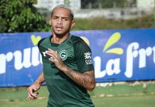 “Camisa pesada”: Felipe Clemente enaltece Goiás e se diz pronto para fazer gols