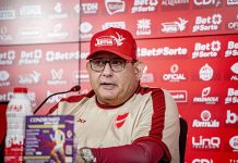 Guto destaca entrega do Vila no clássico e pede sequência após vitória sobre o Atlético