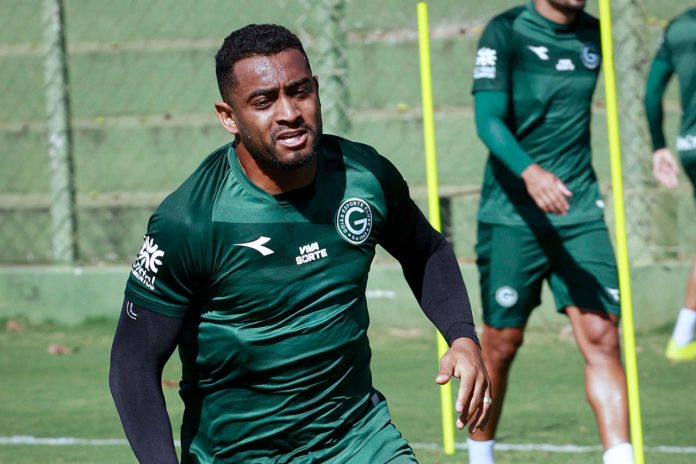 Marcos Vinícius novo lateral do Goiás