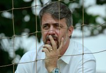 Após Clemente, Michel Alves diz que Goiás não deve mais contratar: “preciso ser responsável”