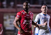 Everton Galdino afirma que Vila precisa melhorar números como visitante: “estamos devendo fora”