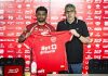 Com bagagem internacional ao lado de Iniesta, Lincoln é apresentado no Vila: “pronto para atuar”