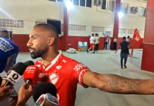 Galdino critica arbitragem após empate do Vila: “Me ameaçou dar amarelo”
