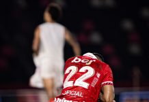 Hayner pede desculpas à torcida do Vila Nova após expulsão: “Errei e não existe justificativa para a minha atitude”
