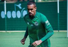STJD pune zagueiro do Goiás com dois jogos de suspensão