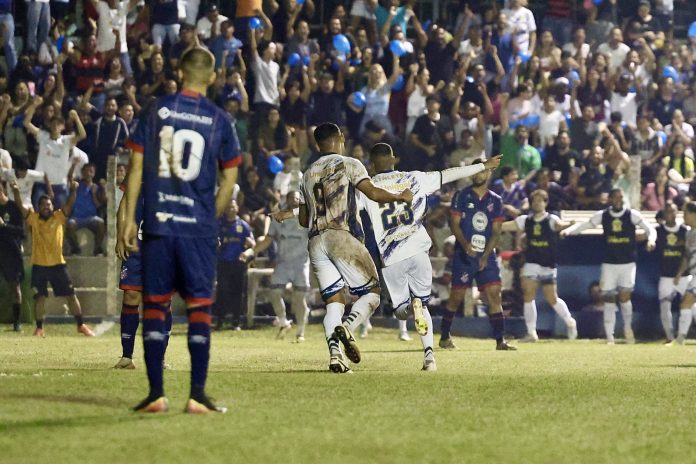 Mineiros 2-0 Trindade Aurélio Silva 06